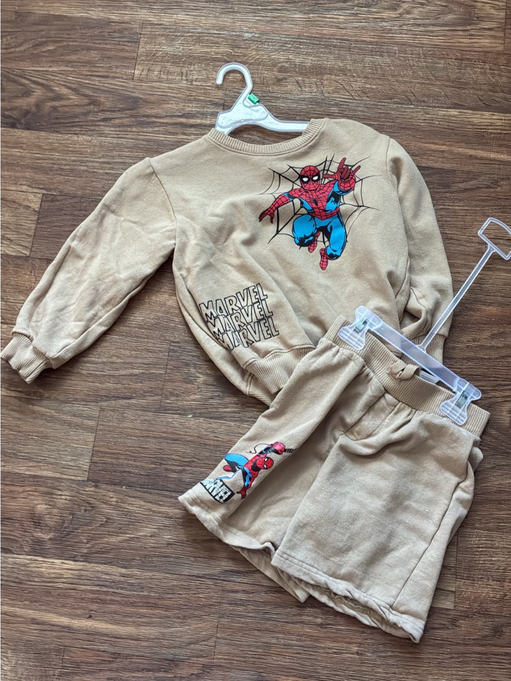 Marvel Beige Spider-Man Kids Sweatshirt & Shorts Set with Red and Blue Print